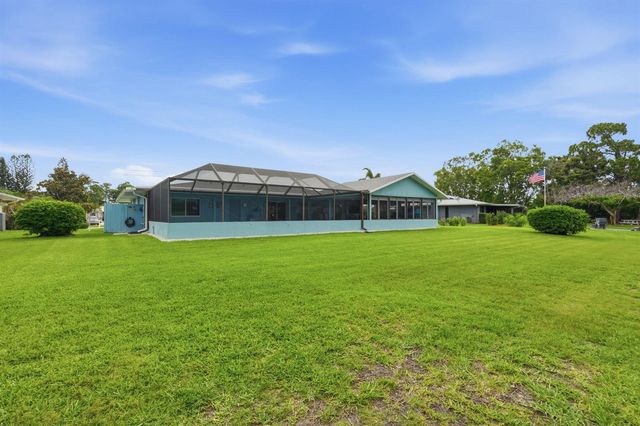 2773 SE Pine Valley Street, Port St. Lucie, FL 34952