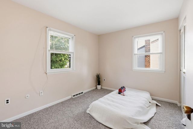 614 HIGHLAND TER, Holmes, PA 19043