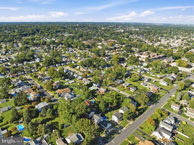 614 HIGHLAND TER, Holmes, PA 19043