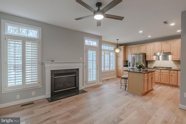4912 WAPLE LN, Alexandria, VA 22304