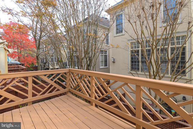 4912 WAPLE LN, Alexandria, VA 22304