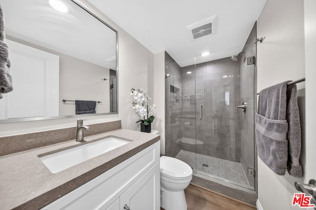 15173 Magnolia Boulevard F, Los Angeles, CA 91403