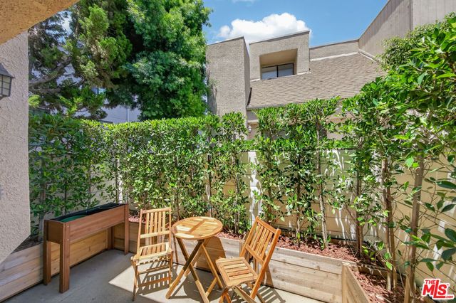 15173 Magnolia Boulevard F, Los Angeles, CA 91403
