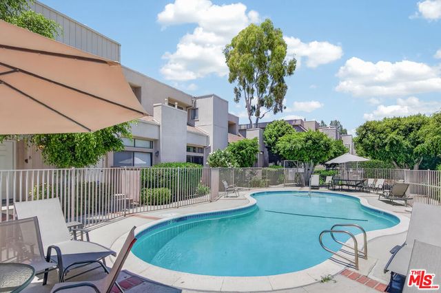 15173 Magnolia Boulevard F, Los Angeles, CA 91403