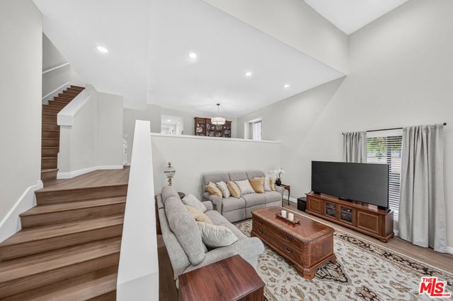 15173 Magnolia Boulevard F, Los Angeles, CA 91403