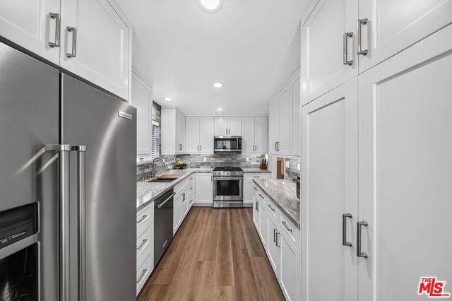 15173 Magnolia Boulevard F, Los Angeles, CA 91403
