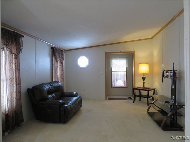 5455 Southwestern Boulevard 15, Hamburg, NY 14075