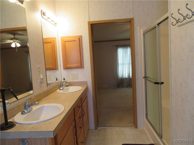 5455 Southwestern Boulevard 15, Hamburg, NY 14075