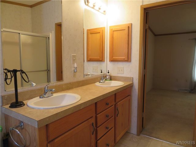 5455 Southwestern Boulevard 15, Hamburg, NY 14075