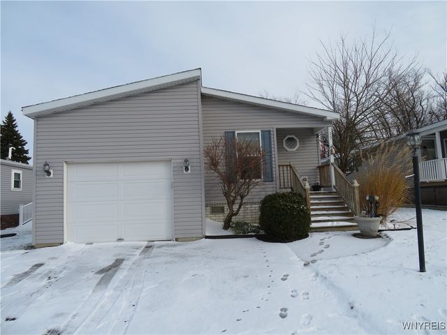 5455 Southwestern Boulevard 15, Hamburg, NY 14075