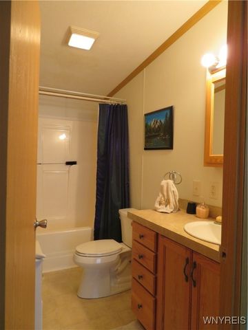 5455 Southwestern Boulevard 15, Hamburg, NY 14075