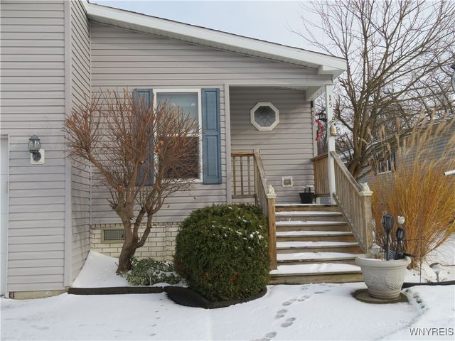 5455 Southwestern Boulevard 15, Hamburg, NY 14075