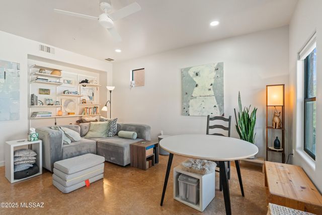 166 E Limberlost Dr Unit 202, Tucson, AZ 85705