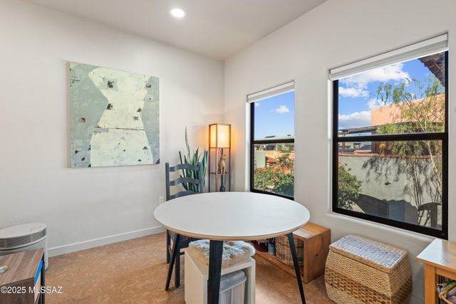 166 E Limberlost Dr Unit 202, Tucson, AZ 85705