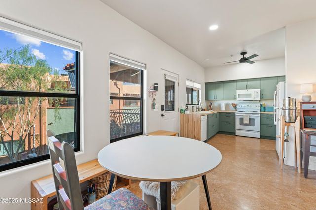 166 E Limberlost Dr Unit 202, Tucson, AZ 85705