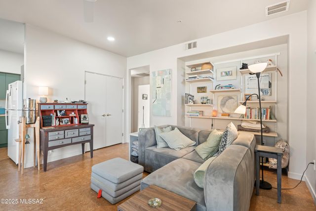 166 E Limberlost Dr Unit 202, Tucson, AZ 85705