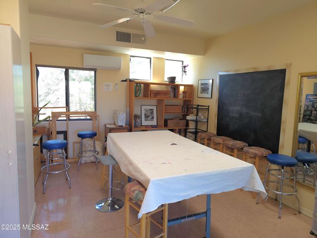 166 E Limberlost Dr Unit 202, Tucson, AZ 85705