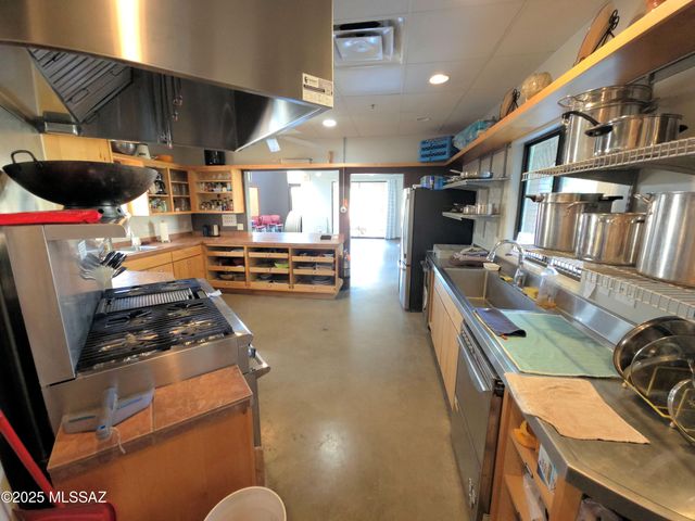 166 E Limberlost Dr Unit 202, Tucson, AZ 85705