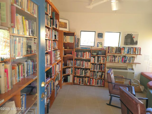 166 E Limberlost Dr Unit 202, Tucson, AZ 85705