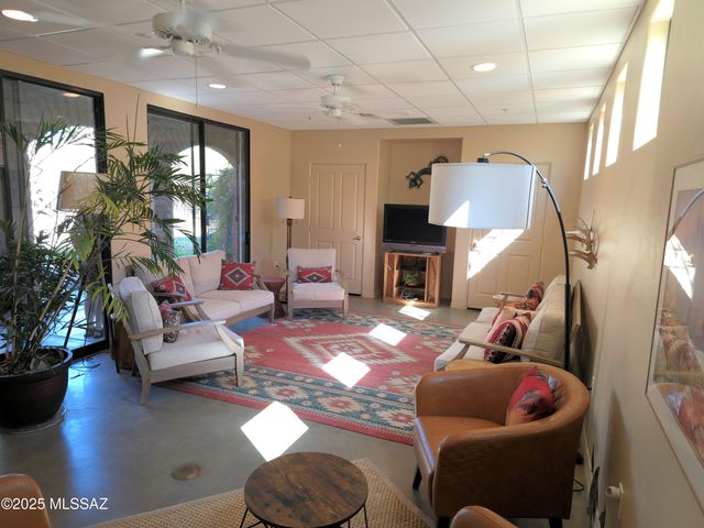 166 E Limberlost Dr Unit 202, Tucson, AZ 85705