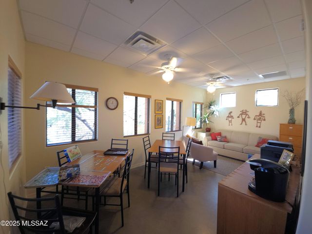 166 E Limberlost Dr Unit 202, Tucson, AZ 85705