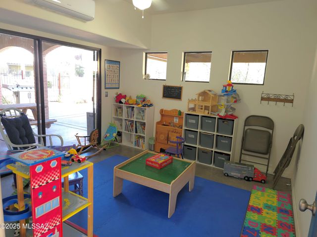 166 E Limberlost Dr Unit 202, Tucson, AZ 85705