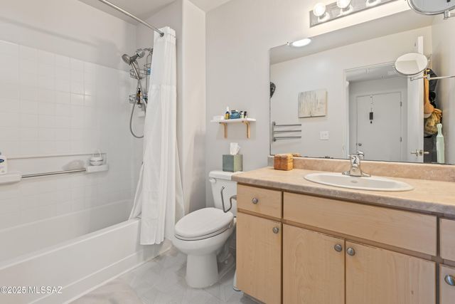 166 E Limberlost Dr Unit 202, Tucson, AZ 85705