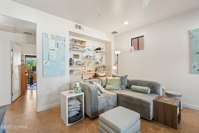 166 E Limberlost Dr Unit 202, Tucson, AZ 85705