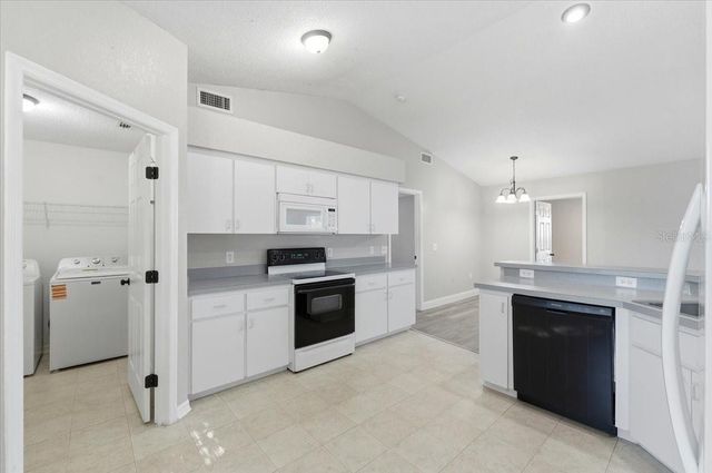 985 HIGHLAND CREST CIRCLE, Lake Wales, FL 33853