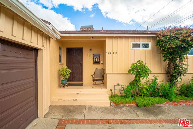 13748 Sunburst Street, Arleta, CA 91331