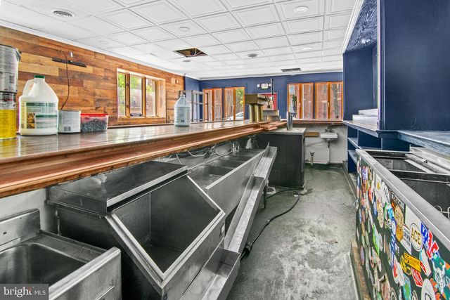 2218 BOSTON ST, Baltimore, MD 21231
