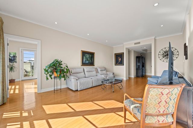 1475 W 3rd Avenue, 204, Columbus, OH 43212