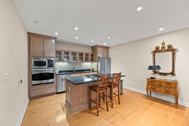 1475 W 3rd Avenue, 204, Columbus, OH 43212