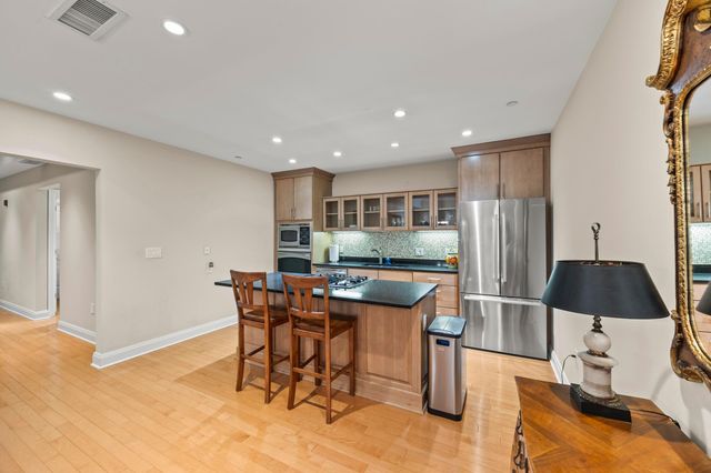 1475 W 3rd Avenue, 204, Columbus, OH 43212