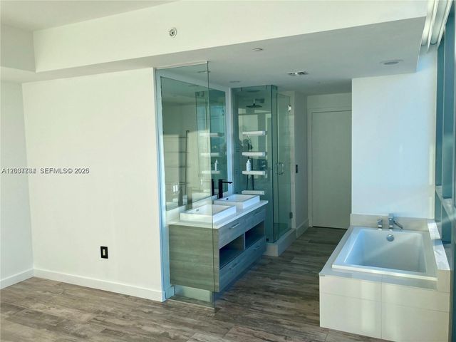650 NE 32nd St 4408, Miami, FL 33137