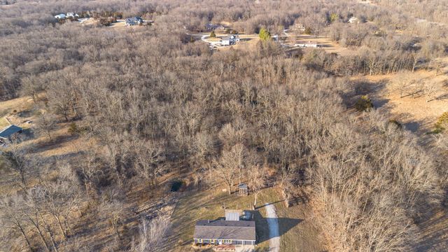 9651 E LAKE SAN-LYNN RD, Centralia, MO 65240