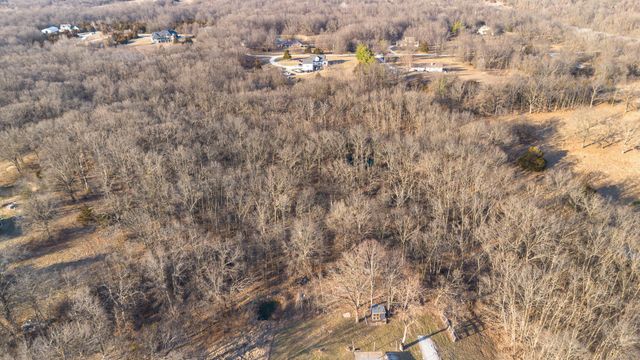 9651 E LAKE SAN-LYNN RD, Centralia, MO 65240