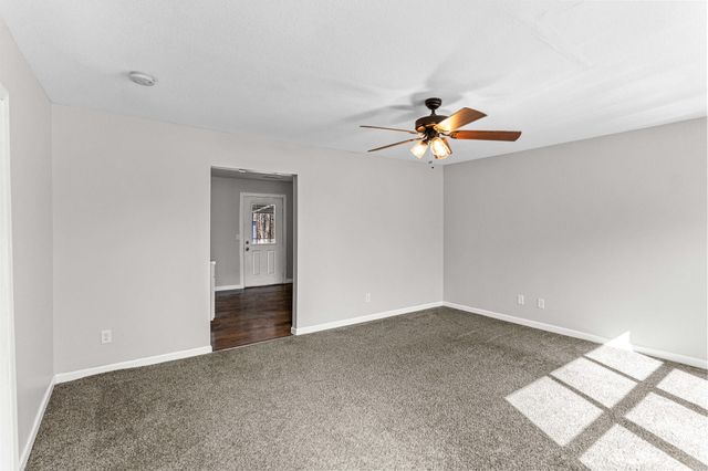 9651 E LAKE SAN-LYNN RD, Centralia, MO 65240