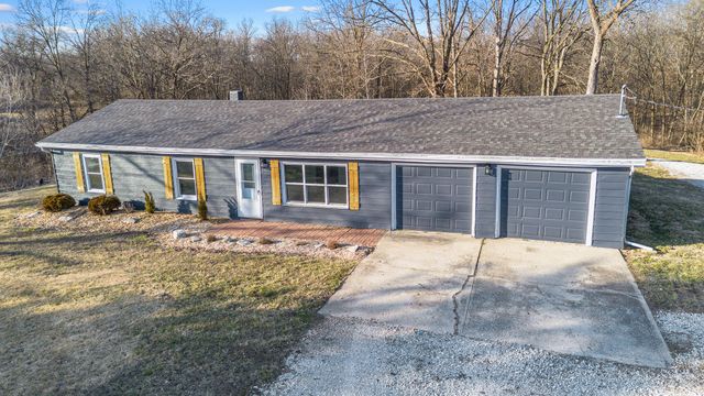 9651 E LAKE SAN-LYNN RD, Centralia, MO 65240
