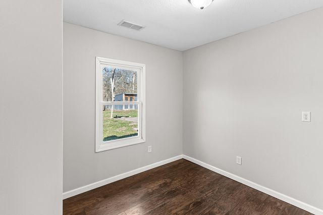 9651 E LAKE SAN-LYNN RD, Centralia, MO 65240