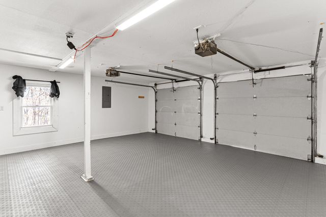 9651 E LAKE SAN-LYNN RD, Centralia, MO 65240