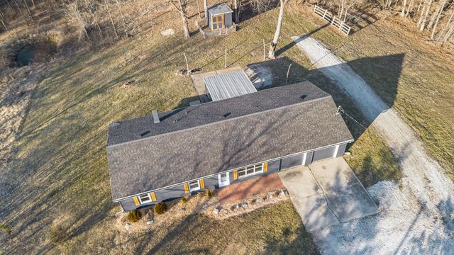 9651 E LAKE SAN-LYNN RD, Centralia, MO 65240