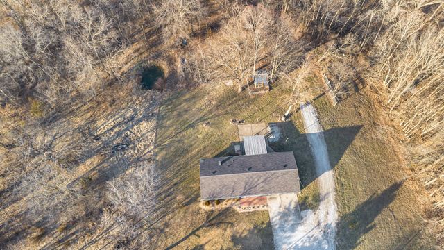 9651 E LAKE SAN-LYNN RD, Centralia, MO 65240