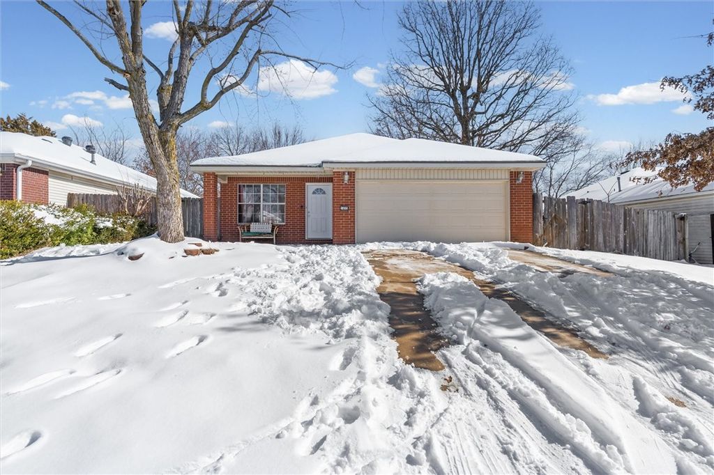 2495 Brookside Street, Springdale, AR 72764