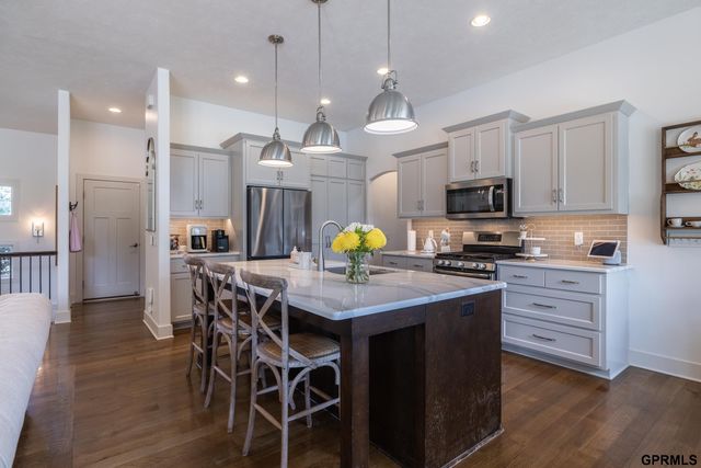 7855 S 194th Street, Gretna, NE 68028