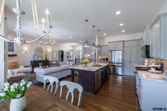 7855 S 194th Street, Gretna, NE 68028