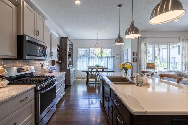 7855 S 194th Street, Gretna, NE 68028