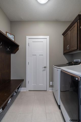 7855 S 194th Street, Gretna, NE 68028