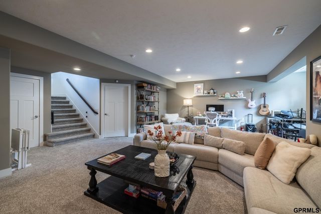 7855 S 194th Street, Gretna, NE 68028