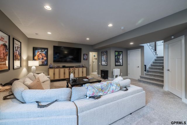 7855 S 194th Street, Gretna, NE 68028